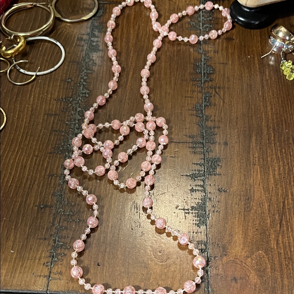 Elegant Pink Beaded Necklace 496 Elegant Pink Beaded Necklace 496